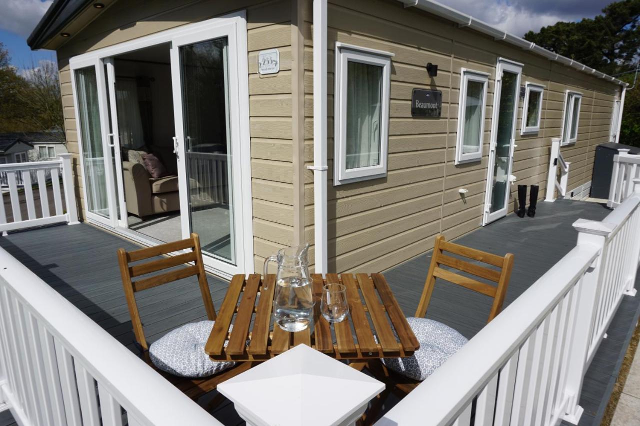 Dotty'S Retreat Milford on Sea Exterior photo